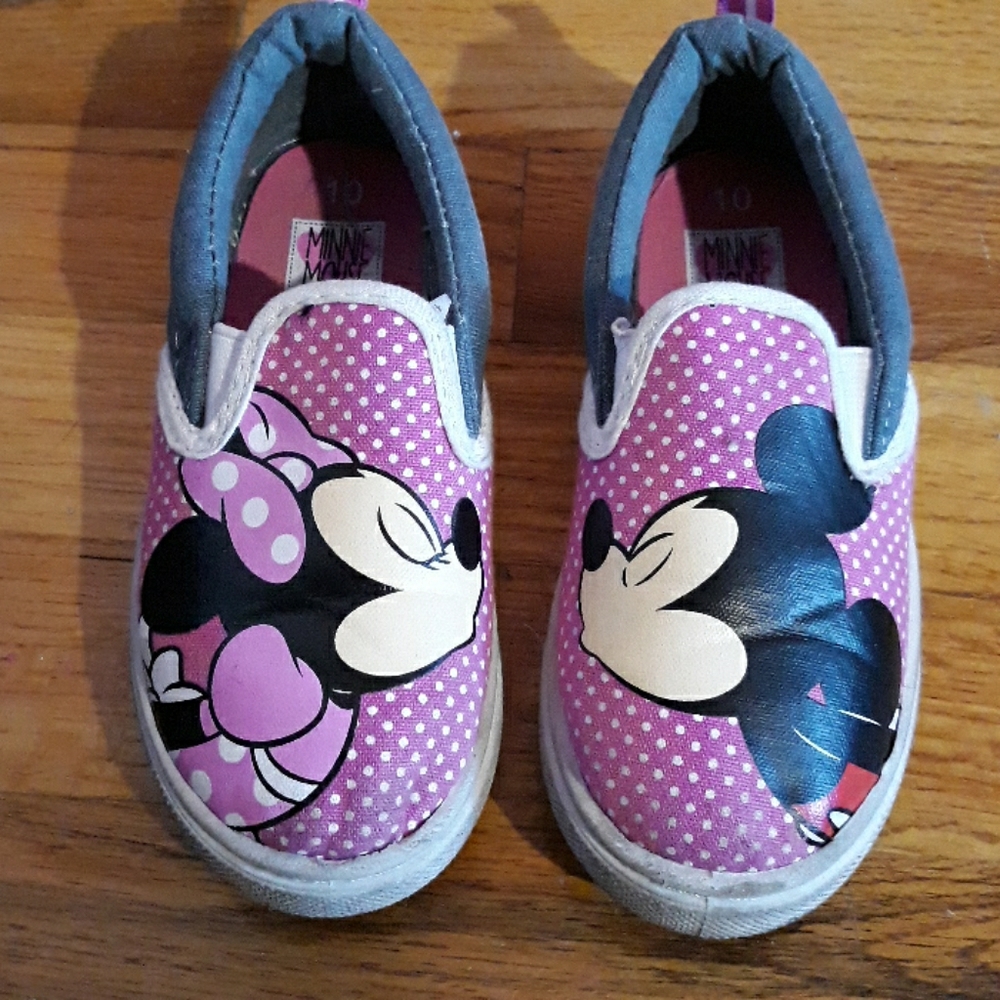 Minnie mouse slip on shoes